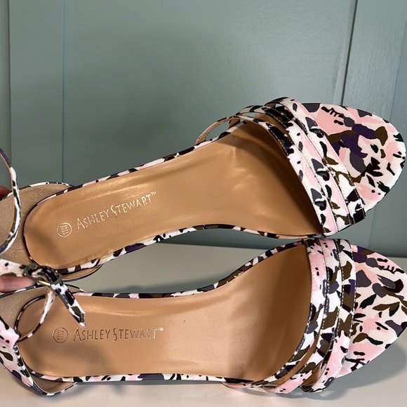 Ashley Stewart Tia 3-Strap Floral Ankle Strap Heels. Size 11 W. - Picture 9 of 12